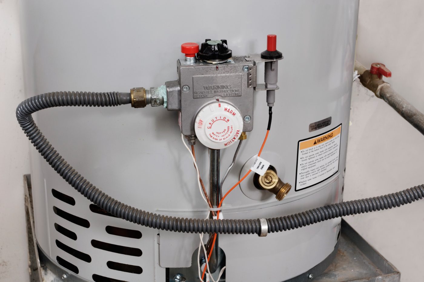 Water heater gas control valve with thermostat and safety controls